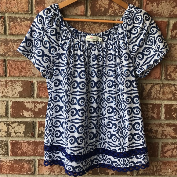 Vineyard Vines Tops - Vineyard Vines Blouse Size Medium